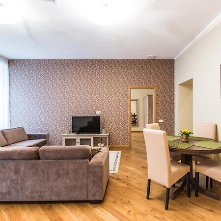Riga Lux Apartments - Ernesta, Free Parking エクステリア 写真